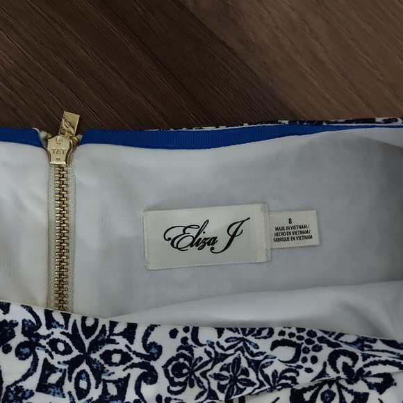 Eliza J shift dress - Picture 2 of 5